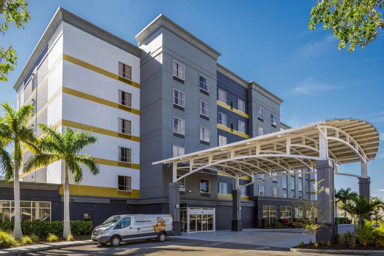 Doubletree By Hilton Sarasota Bradenton Airport Hotel Buitenkant foto