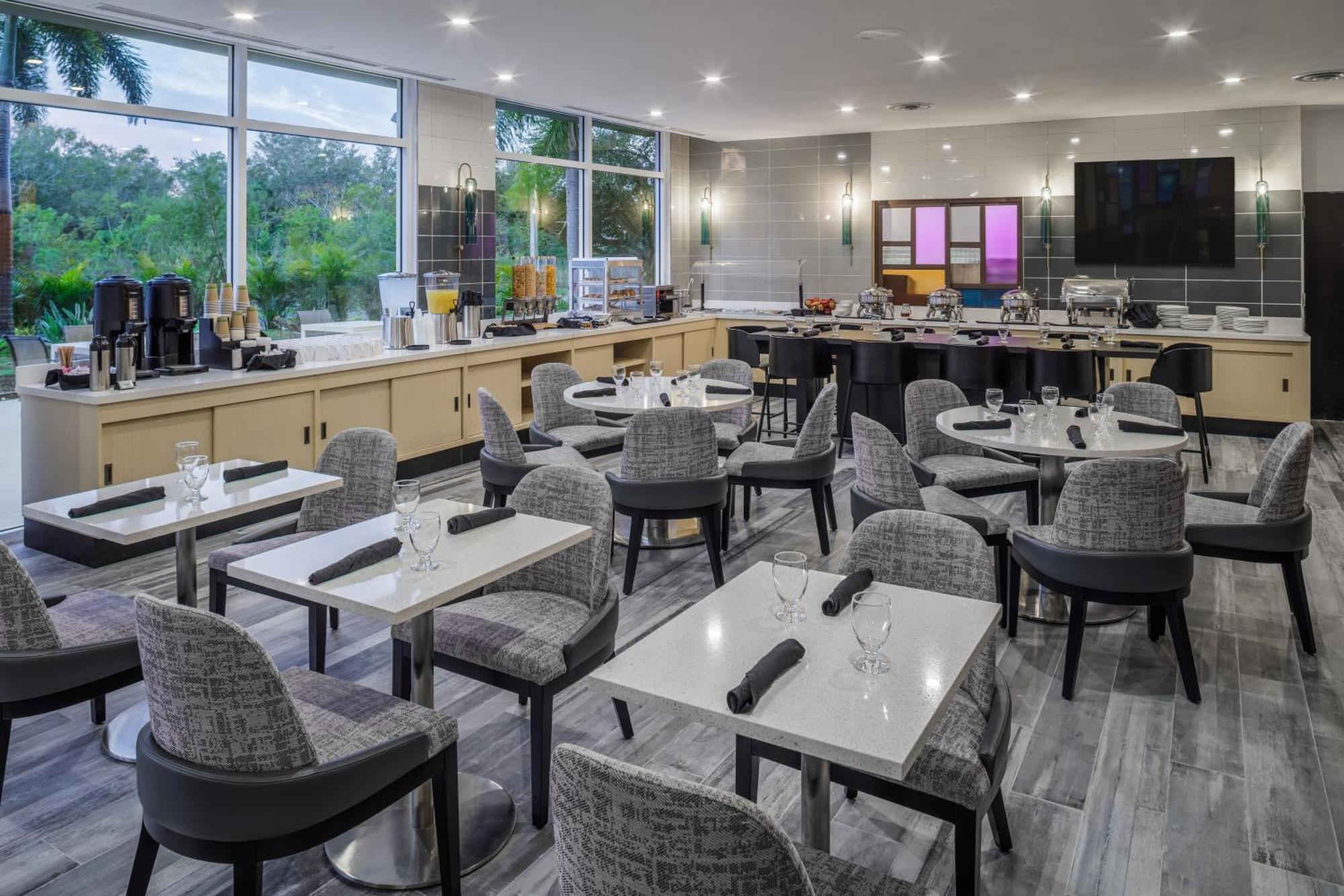 Doubletree By Hilton Sarasota Bradenton Airport Hotel Buitenkant foto