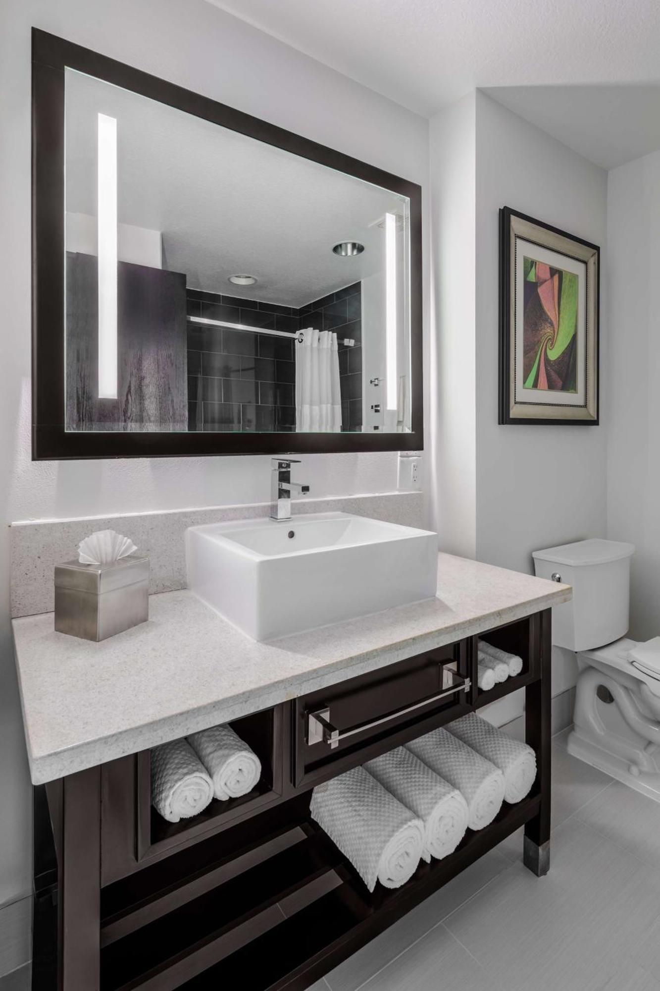 Doubletree By Hilton Sarasota Bradenton Airport Hotel Buitenkant foto