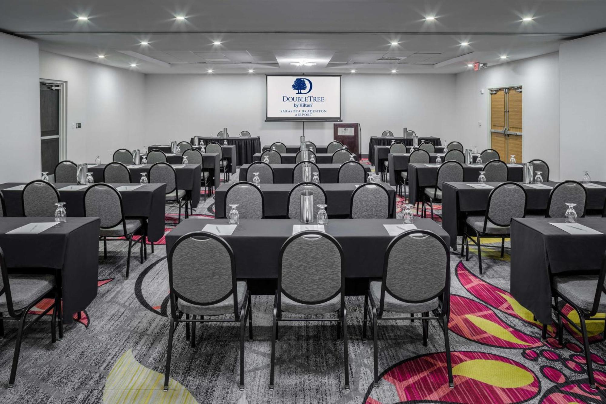 Doubletree By Hilton Sarasota Bradenton Airport Hotel Buitenkant foto
